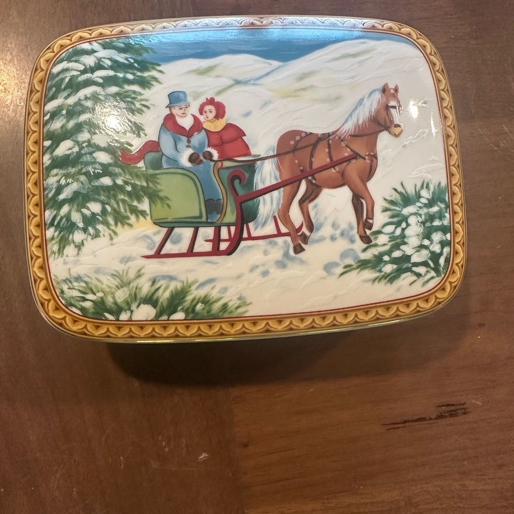 Mikasa Winter Sleigh Ride Decorative Box - Multicolor